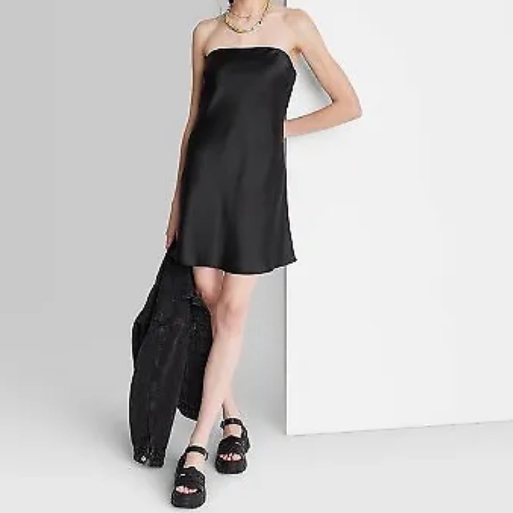 WILD FABLE 🔆 black strapless satin party mini dress